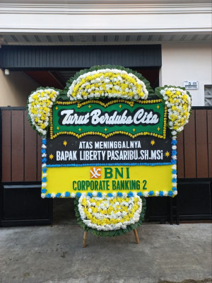 Papan Bunga Duka di Taratara Tiga