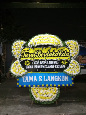 Papan Bunga Duka di Taratara Tiga